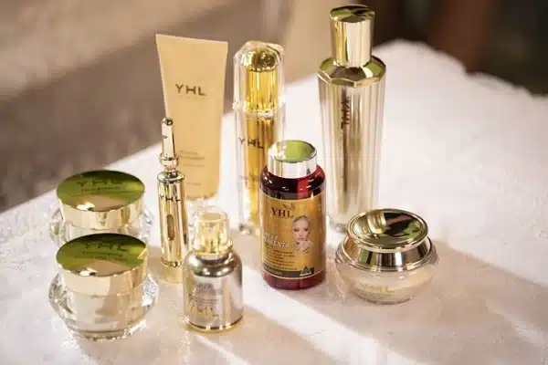 kem-duong-trang-da-kim-cuong-yhl