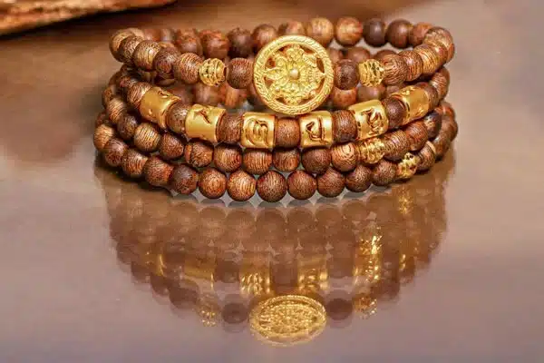 co-nen-deo-vong-tram-huong-khi-ngu