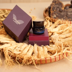 kem-duong-da-mo-nam-sam-den-dakami-black-ginseng-ngay-dem